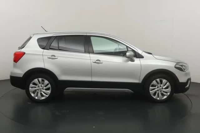 Suzuki S-Cross (2018) thumbnail 6