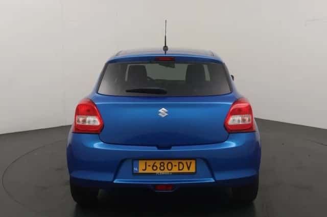 Suzuki Swift (2020) thumbnail 4