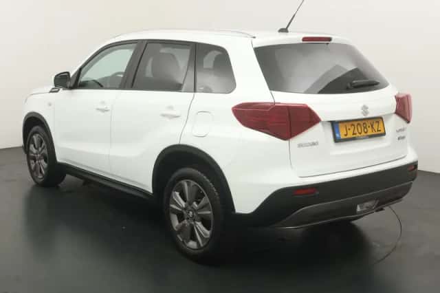 Suzuki Vitara (2020) thumbnail 3