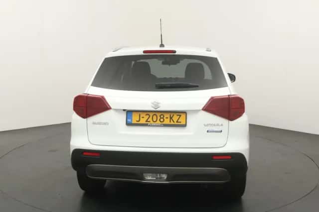 Suzuki Vitara (2020) thumbnail 4