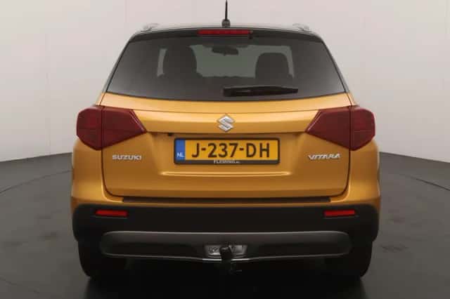Suzuki Vitara (2020) thumbnail 4