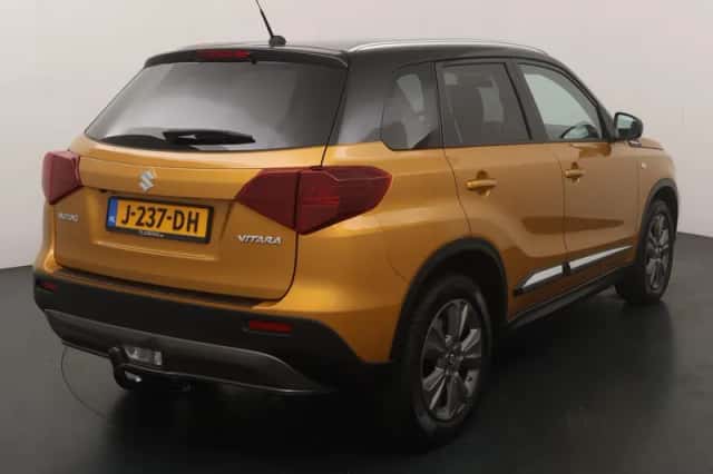 Suzuki Vitara (2020) thumbnail 5