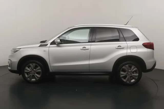 Suzuki Vitara (2021) thumbnail 2