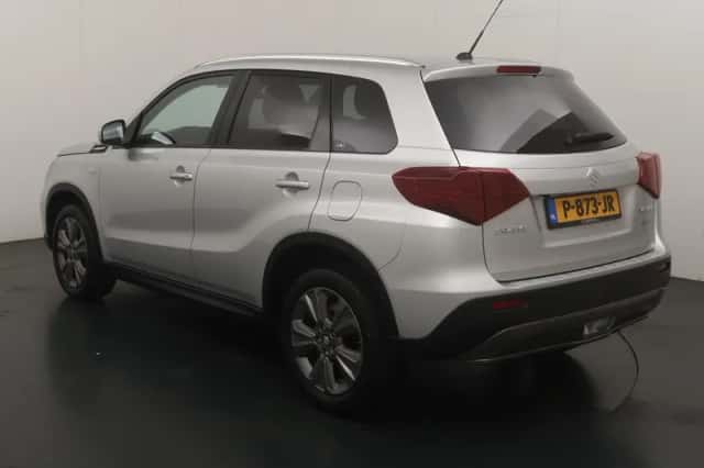 Suzuki Vitara (2021) thumbnail 3