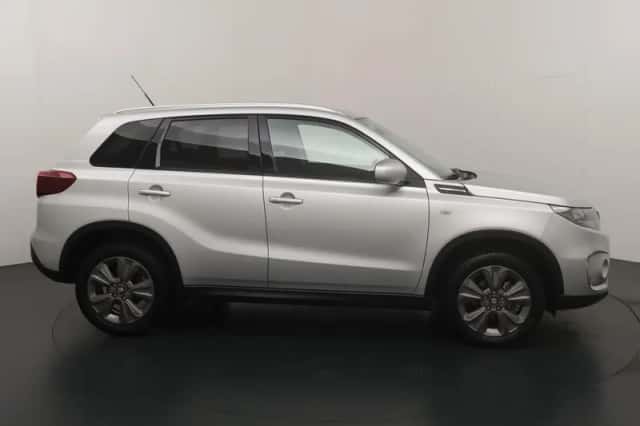 Suzuki Vitara (2021) thumbnail 6
