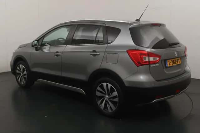 Suzuki S-Cross (2020) thumbnail 3