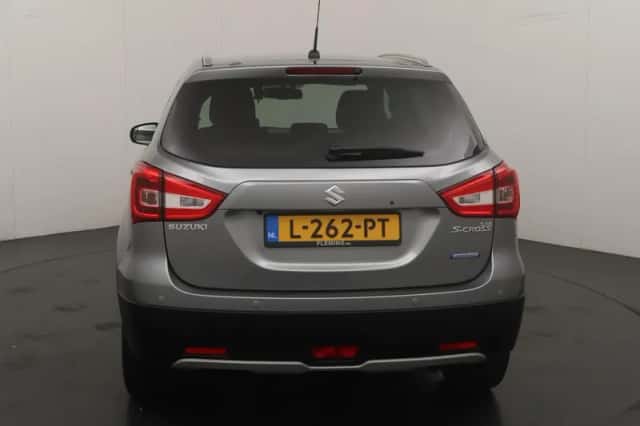 Suzuki S-Cross (2020) thumbnail 4