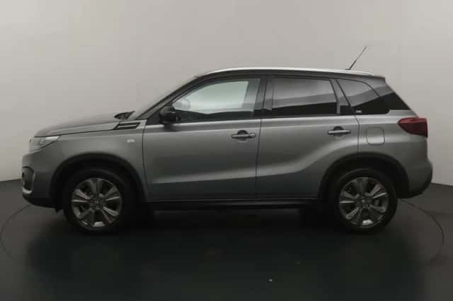 Suzuki Vitara (2022) thumbnail 2