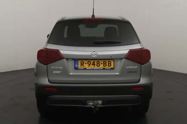 Suzuki Vitara (2022) thumbnail 4