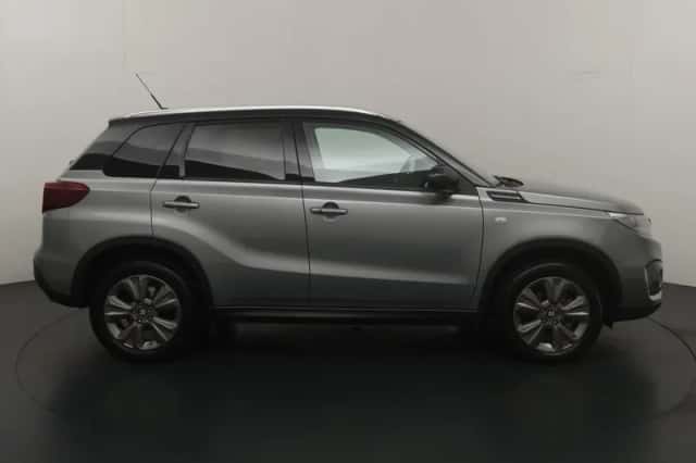 Suzuki Vitara (2022) thumbnail 6