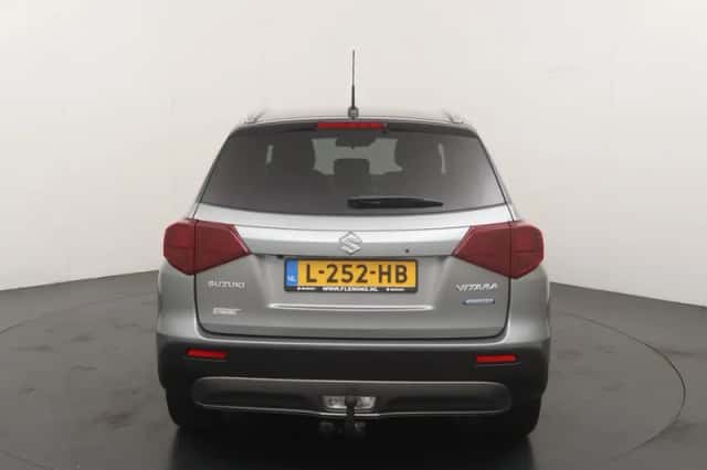 Suzuki Vitara (2021) thumbnail 4