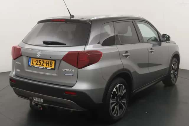 Suzuki Vitara (2021) thumbnail 5