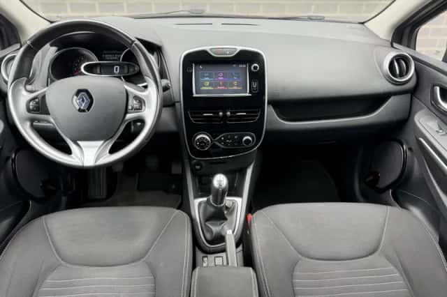 Renault Clio (2016) thumbnail 2