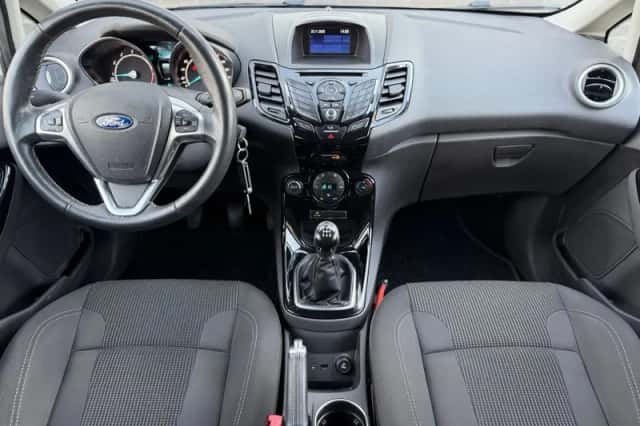 Ford Fiesta (2016) thumbnail 2
