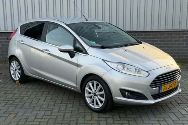 Ford Fiesta (2016) thumbnail 3