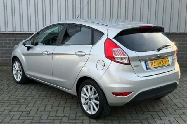Ford Fiesta (2016) thumbnail 6