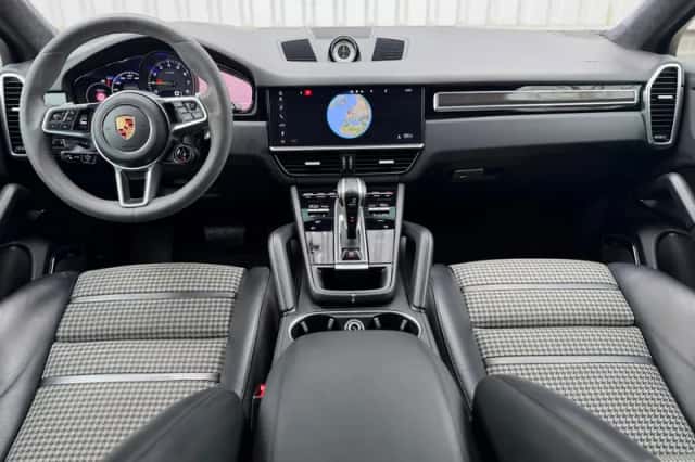 Porsche Cayenne Coupé (2020) thumbnail 4