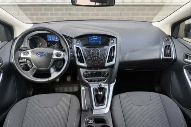 Ford Focus (2014) thumbnail 2