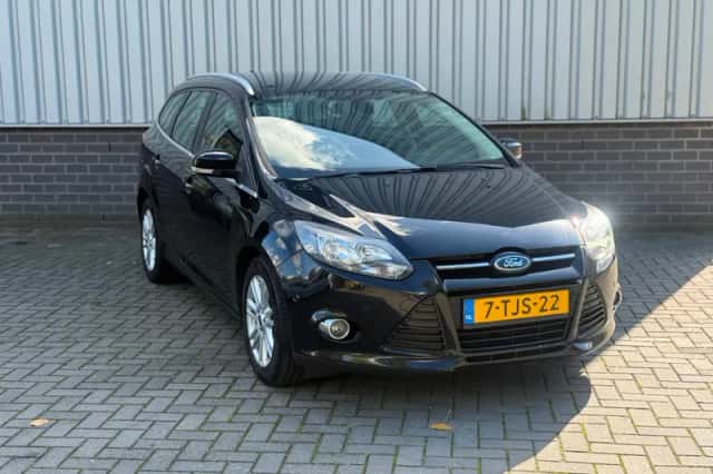 Ford Focus (2014) thumbnail 3