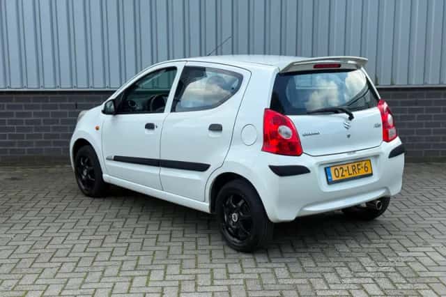 Suzuki Alto (2010) thumbnail 6