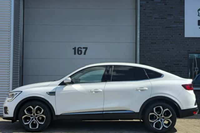 Renault Arkana (2021) thumbnail 2