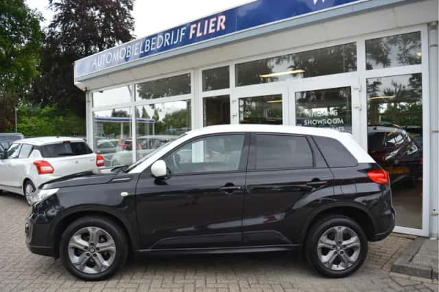 Suzuki Vitara (2015) thumbnail 5
