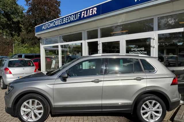 Volkswagen Tiguan (2017) thumbnail 5