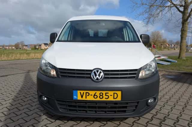 Volkswagen Caddy (2015) thumbnail 2