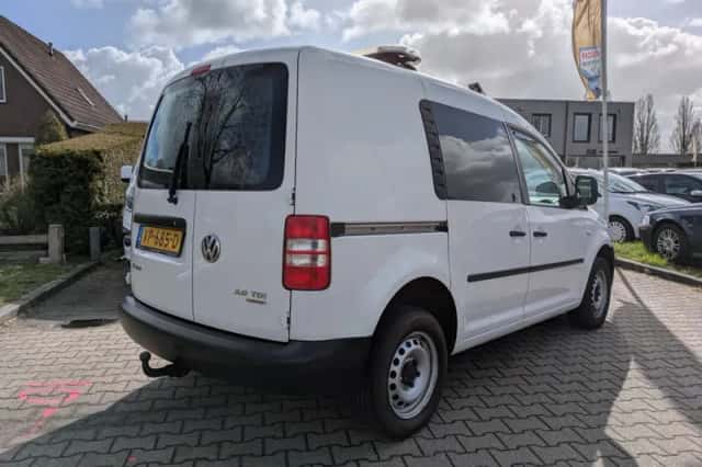 Volkswagen Caddy (2015) thumbnail 5