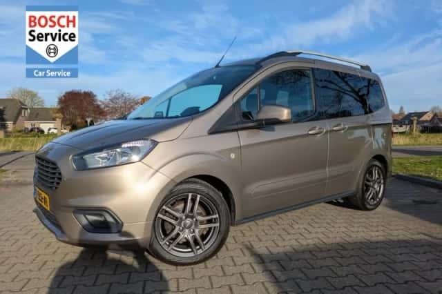 Ford Tourneo Courier (2019) thumbnail 1