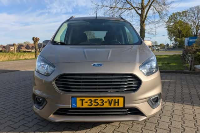 Ford Tourneo Courier (2019) thumbnail 2