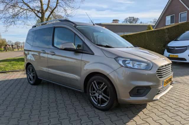Ford Tourneo Courier (2019) thumbnail 3