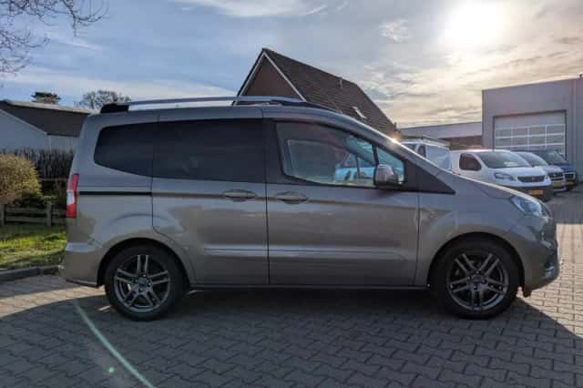 Ford Tourneo Courier (2019) thumbnail 4