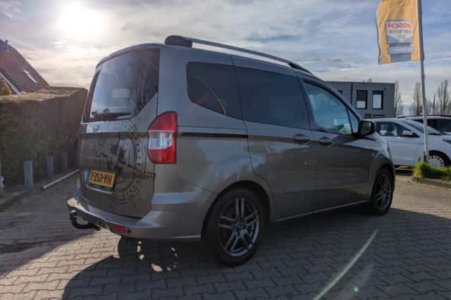 Ford Tourneo Courier (2019) thumbnail 5