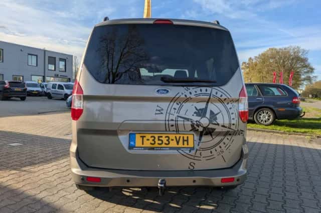 Ford Tourneo Courier (2019) thumbnail 6