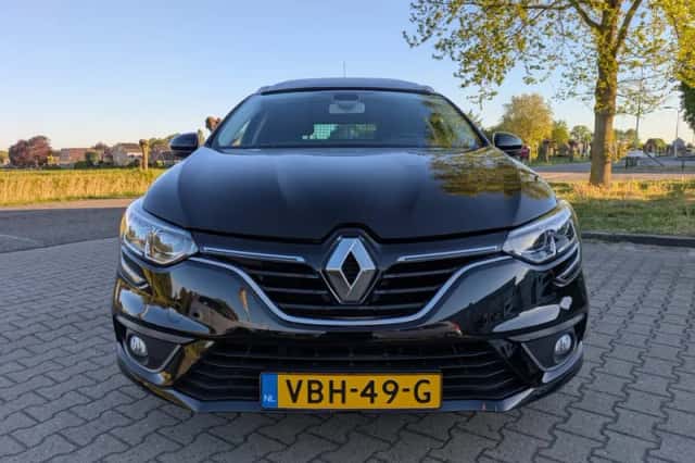 Renault Mégane (2019) thumbnail 2
