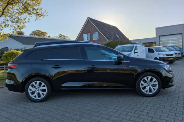 Renault Mégane (2019) thumbnail 4