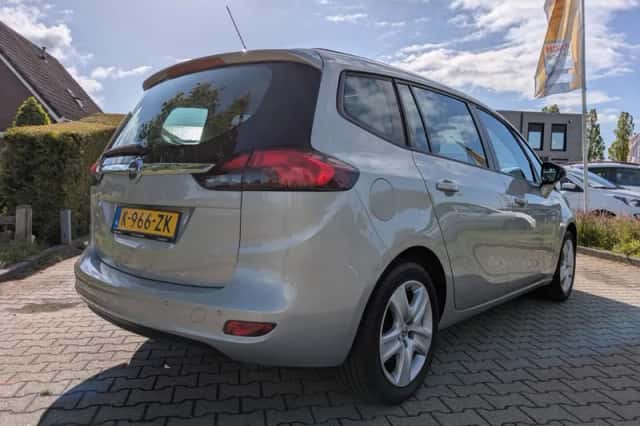 Opel Zafira (2012) thumbnail 5