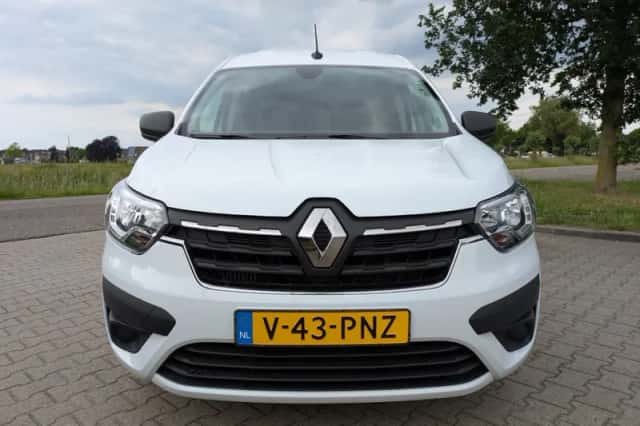 Renault Express (2023) thumbnail 2