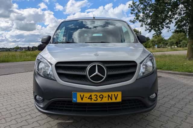 Mercedes-Benz Citan (2018) thumbnail 2