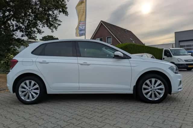 Volkswagen Polo (2021) thumbnail 4