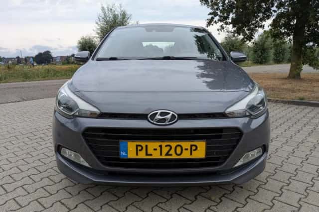 Hyundai i20 (2017) thumbnail 2