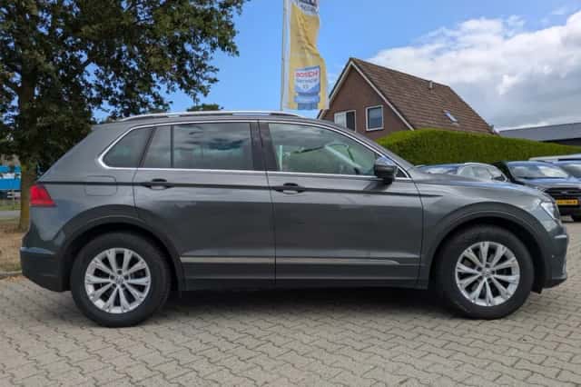 Volkswagen Tiguan (2018) thumbnail 4