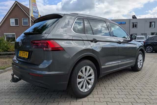 Volkswagen Tiguan (2018) thumbnail 5