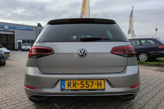 Volkswagen Golf (2018) thumbnail 6