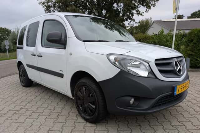 Mercedes-Benz Citan (2015) thumbnail 3