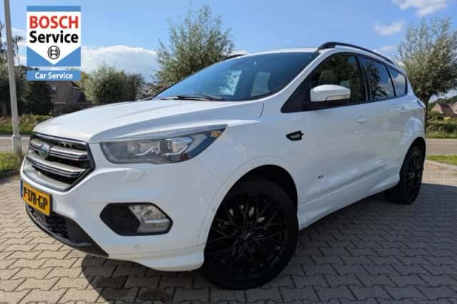 Ford Kuga (2017) thumbnail 1