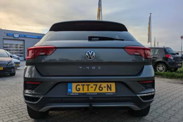 Volkswagen T-Roc (2019) thumbnail 6