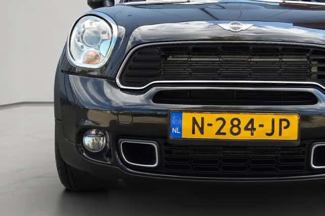 MINI Countryman (2010) thumbnail 4
