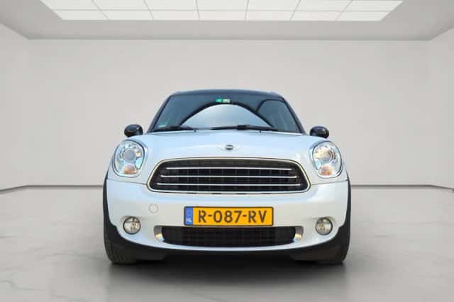 MINI Countryman (2011) thumbnail 3